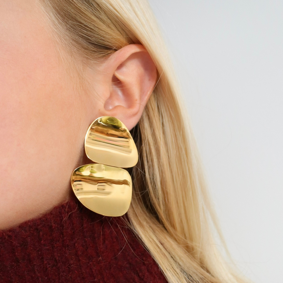 Statement earrings gold